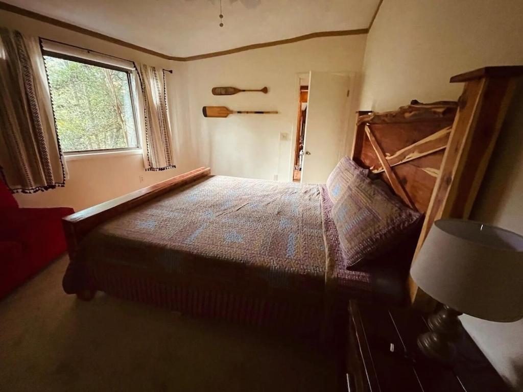 Cabin With Treehouse Views, 3 King Beds, 4 Bunks, And Large Hot Tub! Gatlinburg Luaran gambar