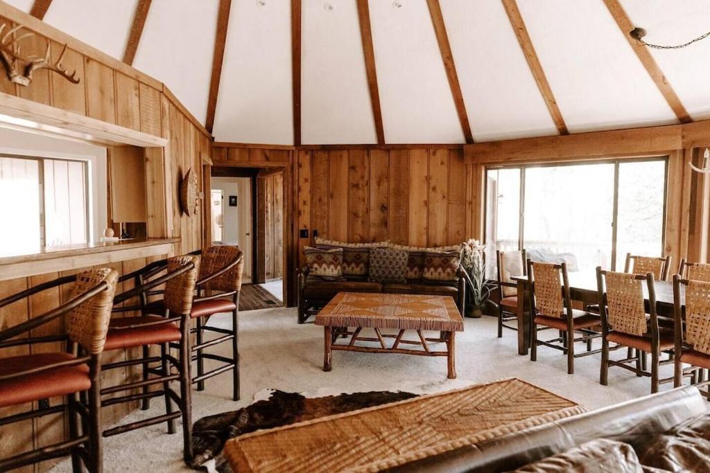 Cabin With Treehouse Views, 3 King Beds, 4 Bunks, And Large Hot Tub! Gatlinburg Luaran gambar