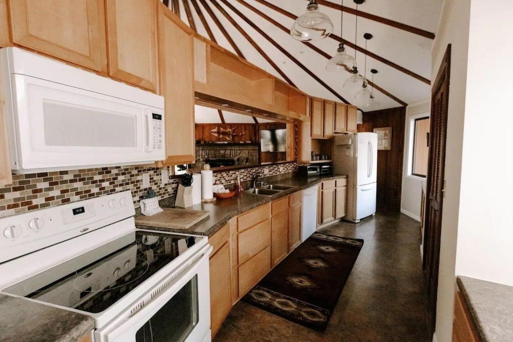 Cabin With Treehouse Views, 3 King Beds, 4 Bunks, And Large Hot Tub! Gatlinburg Luaran gambar